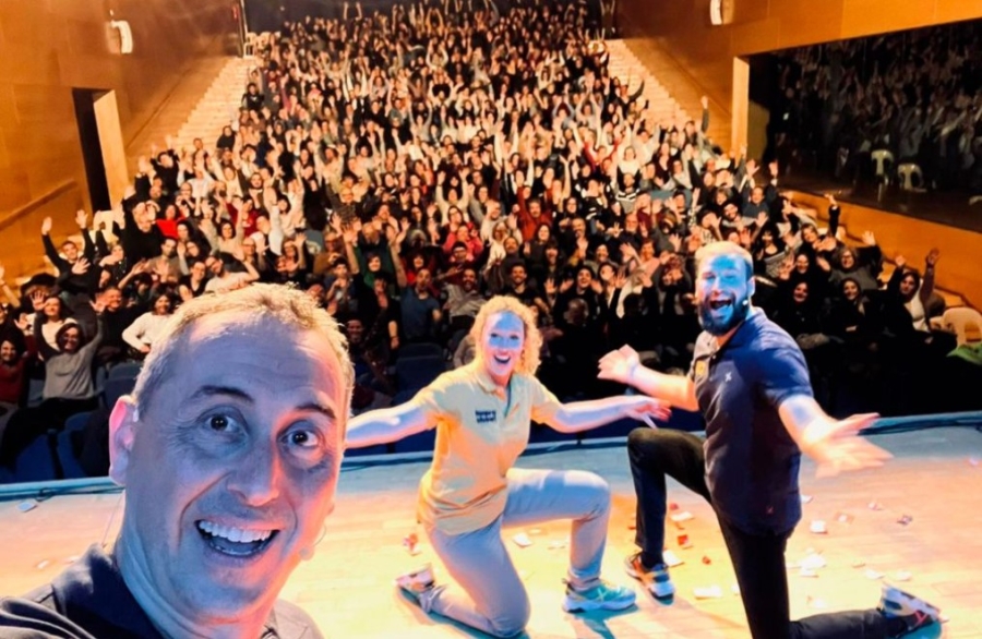 Teatre d’improvisació i ball amb música en directe per celebrar el Dia Internacional de les Persones Grans