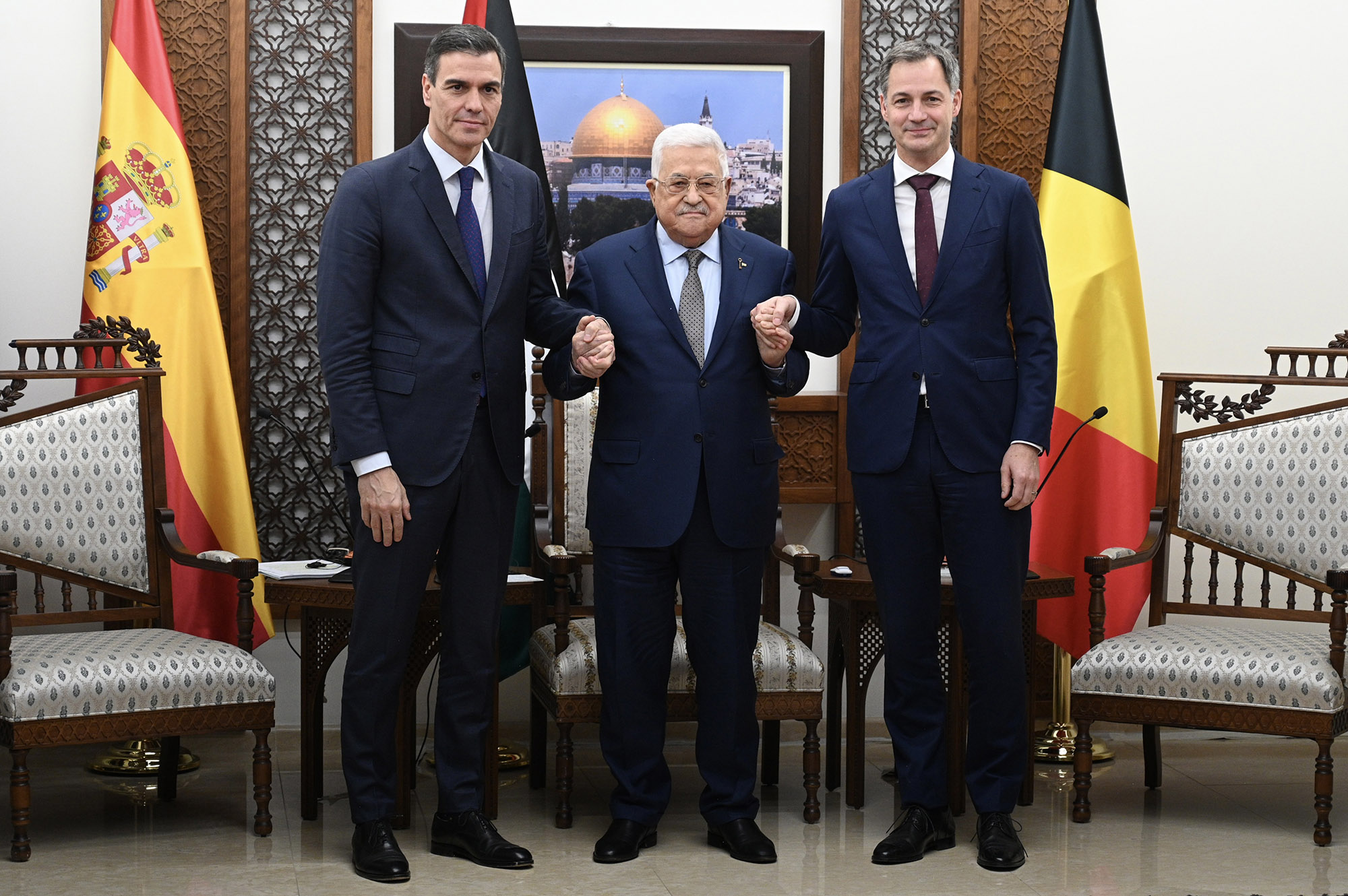 Pedro Sánchez se reúne con el presidente de la Autoridad Palestina y le traslada el compromiso de España con la solución de los dos Estados
