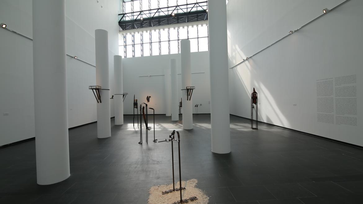 La Comunidad de Madrid invita a disfrutar en este puente de las exposiciones dedicadas a Luis Gordillo, Cristina de Middel o Juan Muñoz