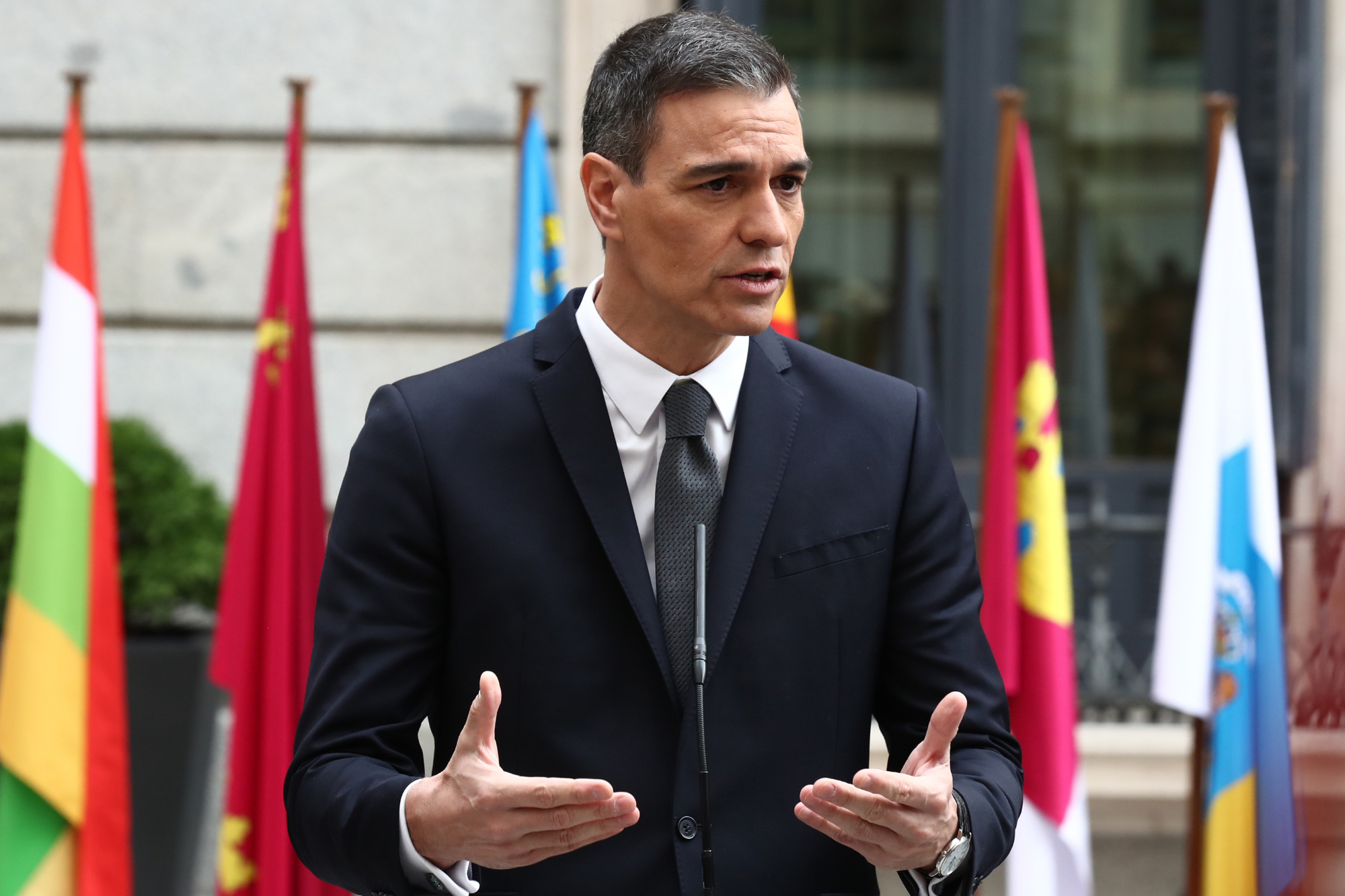 "La mejor manera de defender la Constitución es cumpliéndola todos los días del año y todos sus artículos" [Presidente/Actividad]