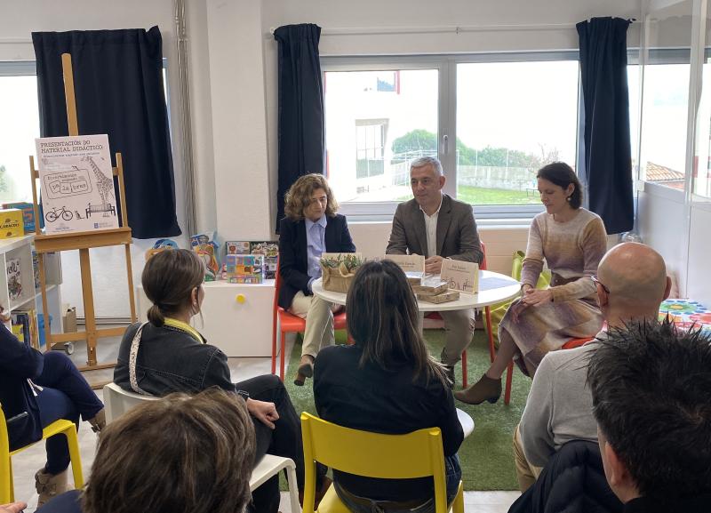 A Xunta distribuirá entre os centros educativos novo material didáctico para traballar a lectoescritura en lingua galega