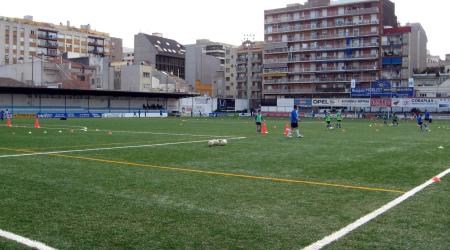 Comencen les obres de reconversió de l’enllumenat del camp de futbol del carrer Girona