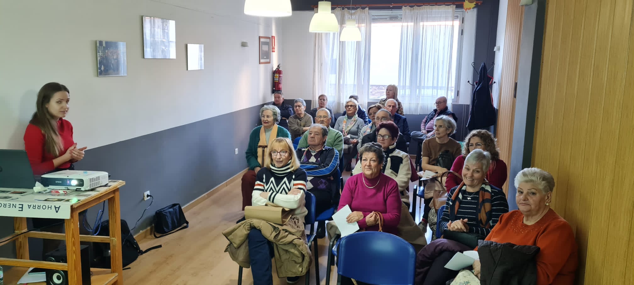 Cúllar Vega enseña a sus mayores cómo alimentarse de manera saludable para prevenir enfermedades