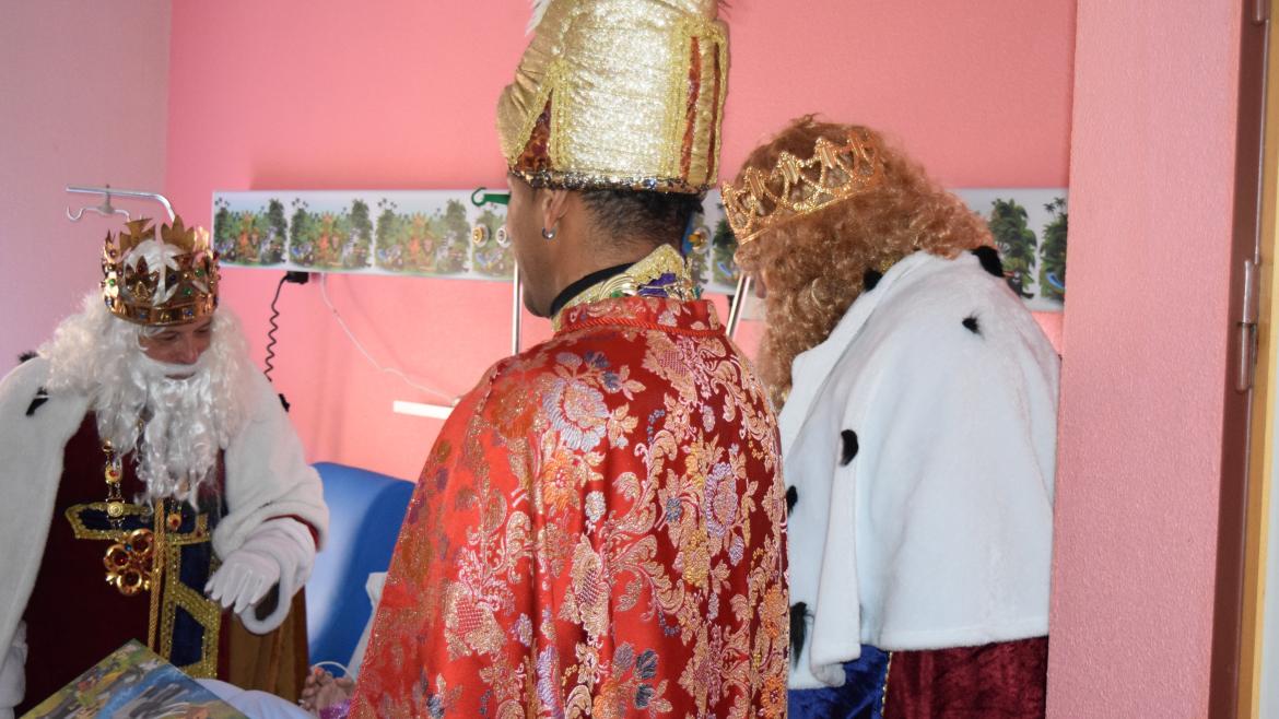 El Hospital Príncipe de Asturias celebra unas Navidades adaptadas a sus pacientes
