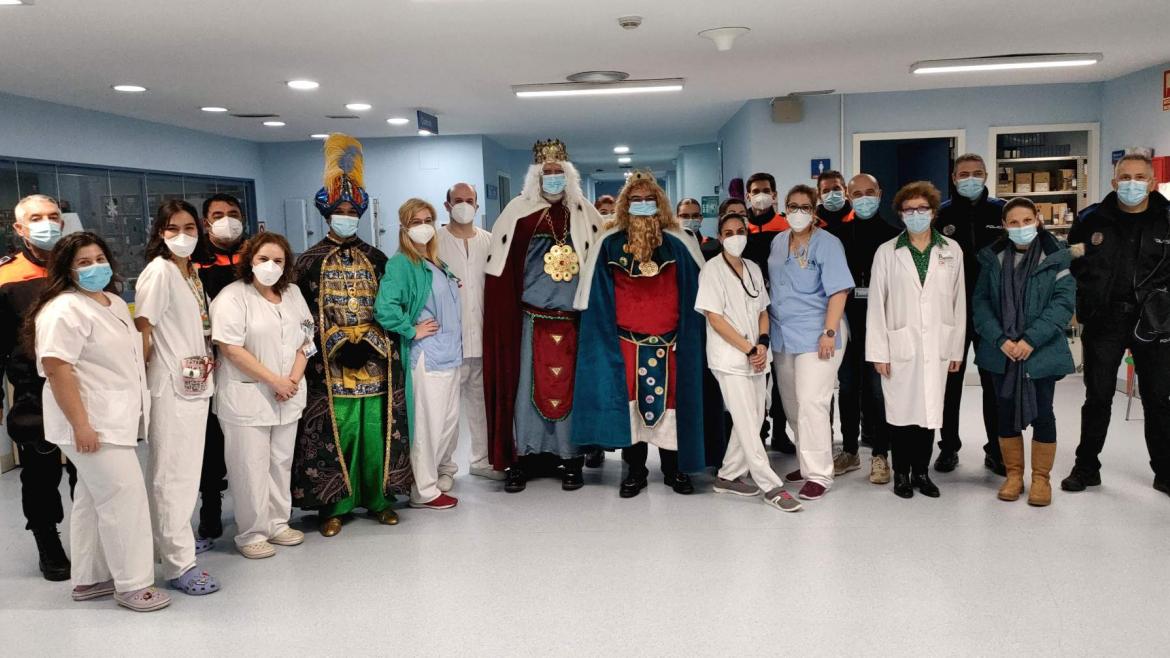 El Hospital Severo Ochoa ha llevado regalos y música en Navidad a más de 300 pacientes de Pediatría y adultos