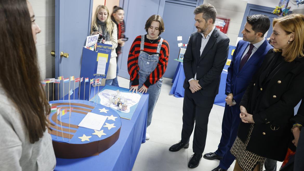 La Comunidad de Madrid consolida en más de 100 institutos públicos el crecimiento de la asignatura de la Unión Europea