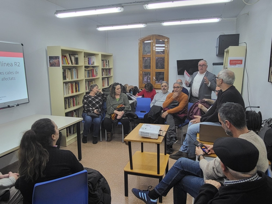 Reunió informativa sobre les primeres actuacions del soterrament al barri de La Ribera