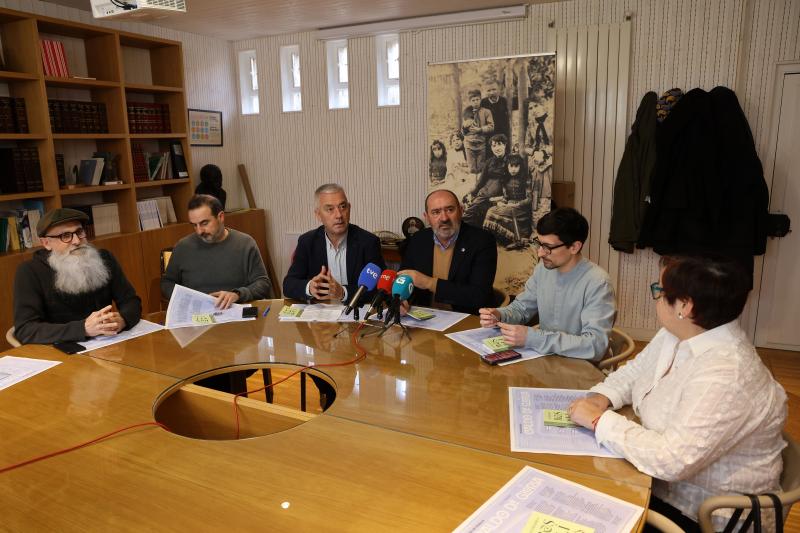 A Xunta apoia a campaña de promoción do libro en galego pola que se repartirán 20.000 escolmas de Rosalía de Castro
