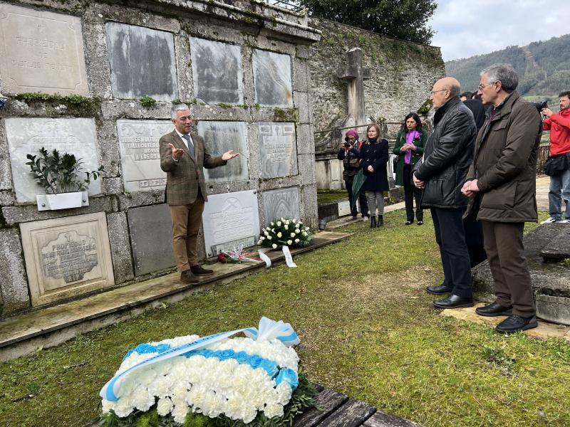 A Xunta destaca a contribución de Claudio Rodríguez Fer á literatura galega contemporánea na entrega do Cunqueiriano de Honra 2024