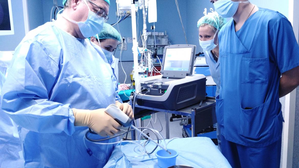 El Hospital Clínico San Carlos incorpora vapor de agua a alta temperatura para el tratamiento de la hiperplasia benigna de próstata