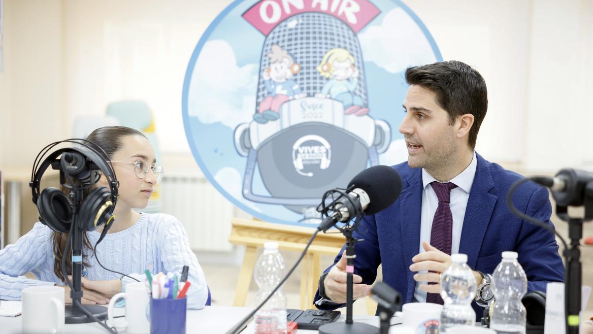 La Comunidad de Madrid comienza a implantar la red de radios escolares Voces del Aula en 120 colegios e institutos
