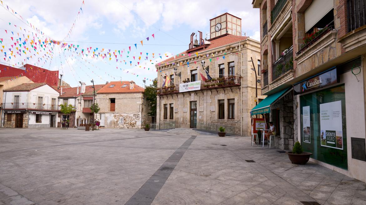 La Comunidad de Madrid recopila más de 6.000 imágenes para conocer la evolución de las plazas de sus municipios