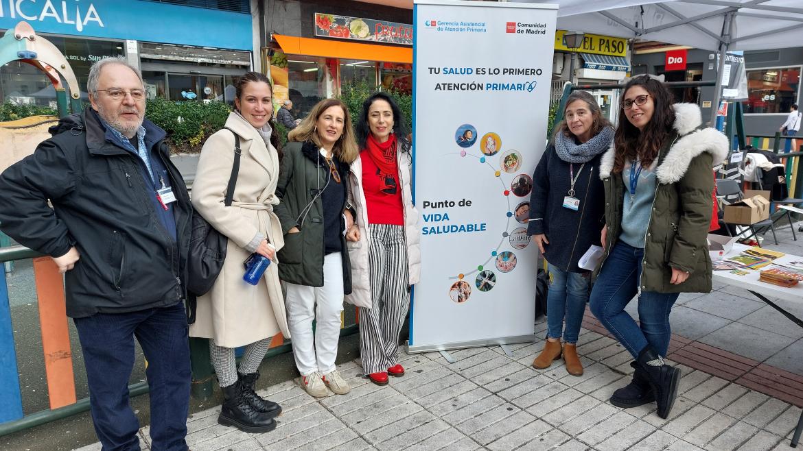 Profesionales de los centros de Atención Primaria del proyecto “Mapeando Latina” realizan una intervención sobre salud sexual en el Día Europeo