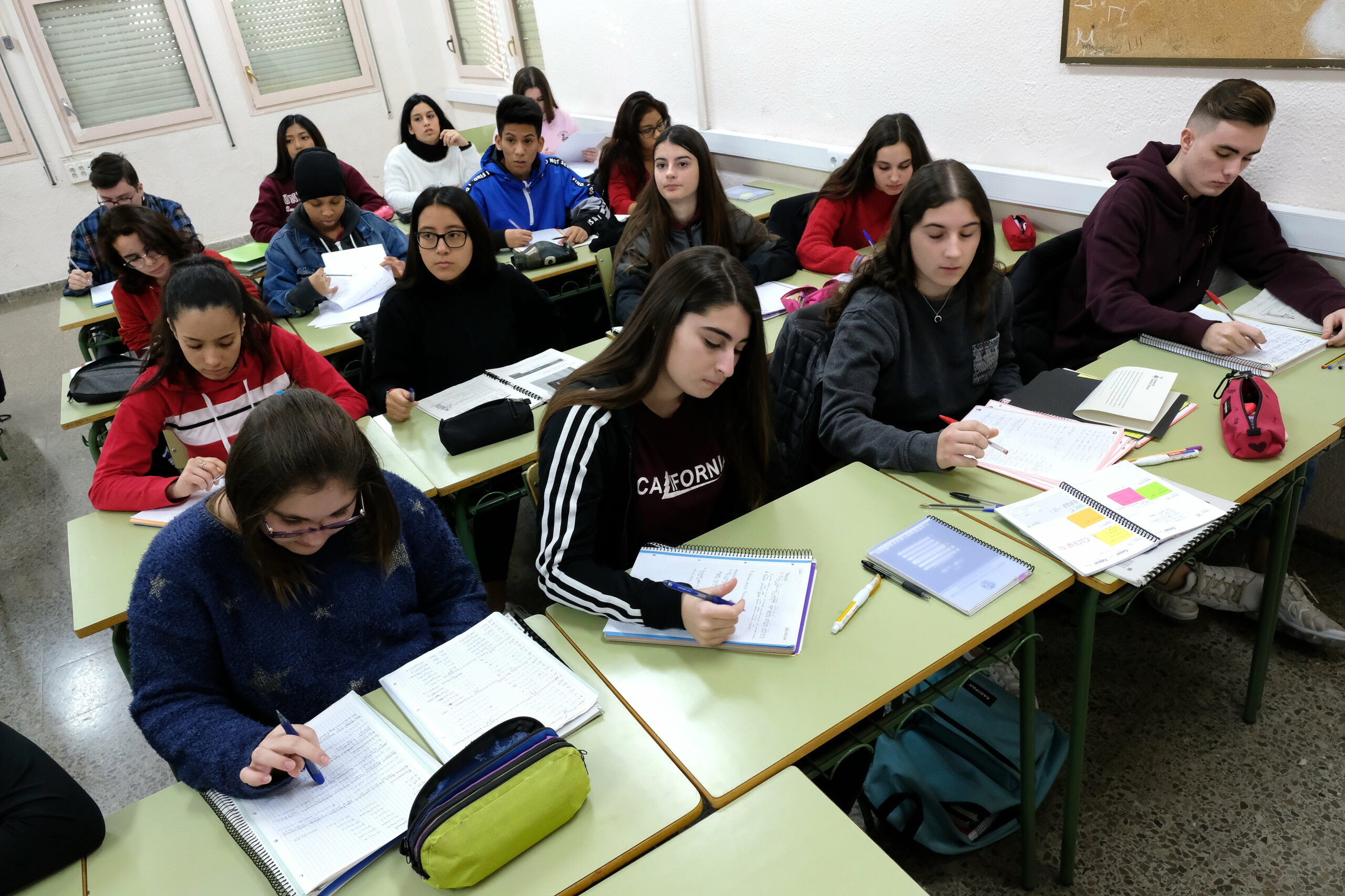Programas municipales para fomentar entornos seguros entre niños y adolescentes