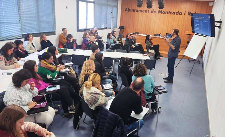 Una quarantena de professionals de la salut i l’educació es forma en prevenció del consum de cànnabis