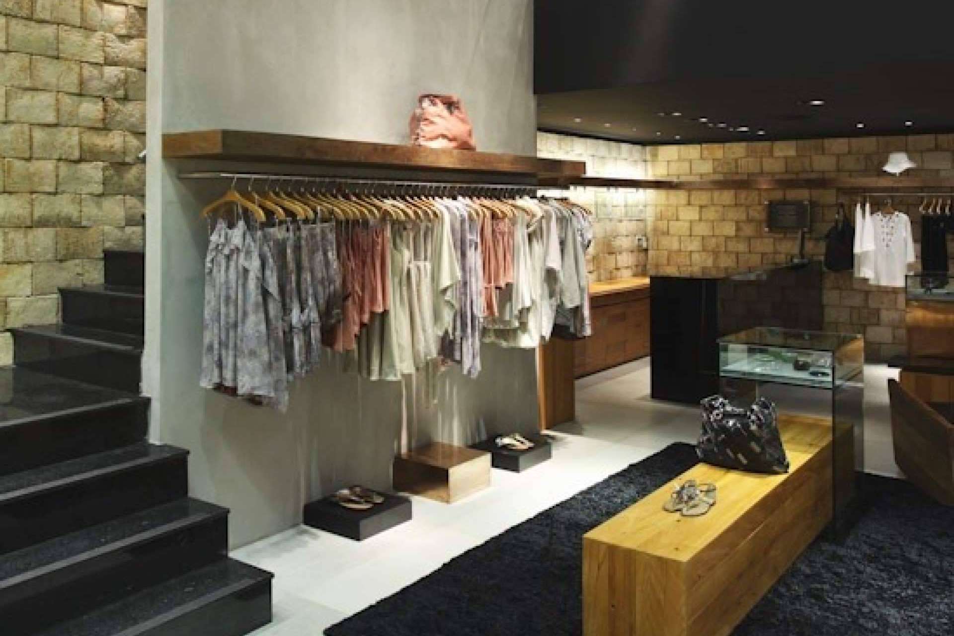 Ventajas de contar con 1Best Outlet para el éxito de una tienda outlet y la venta de primeras marcas