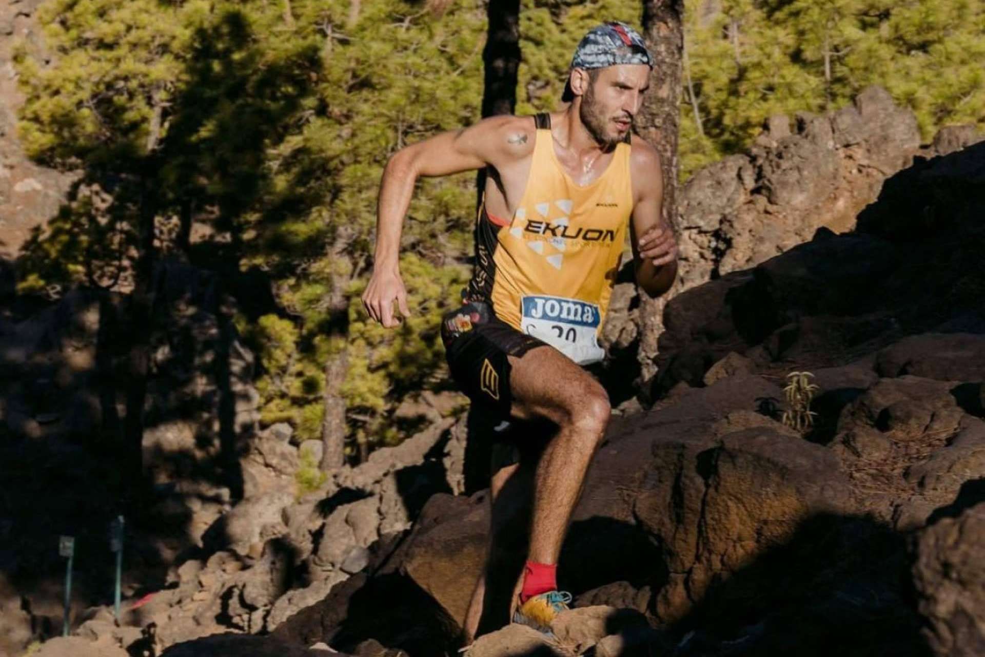 Camiseta trail running personalizada; Rendimiento y diseño en cada carrera