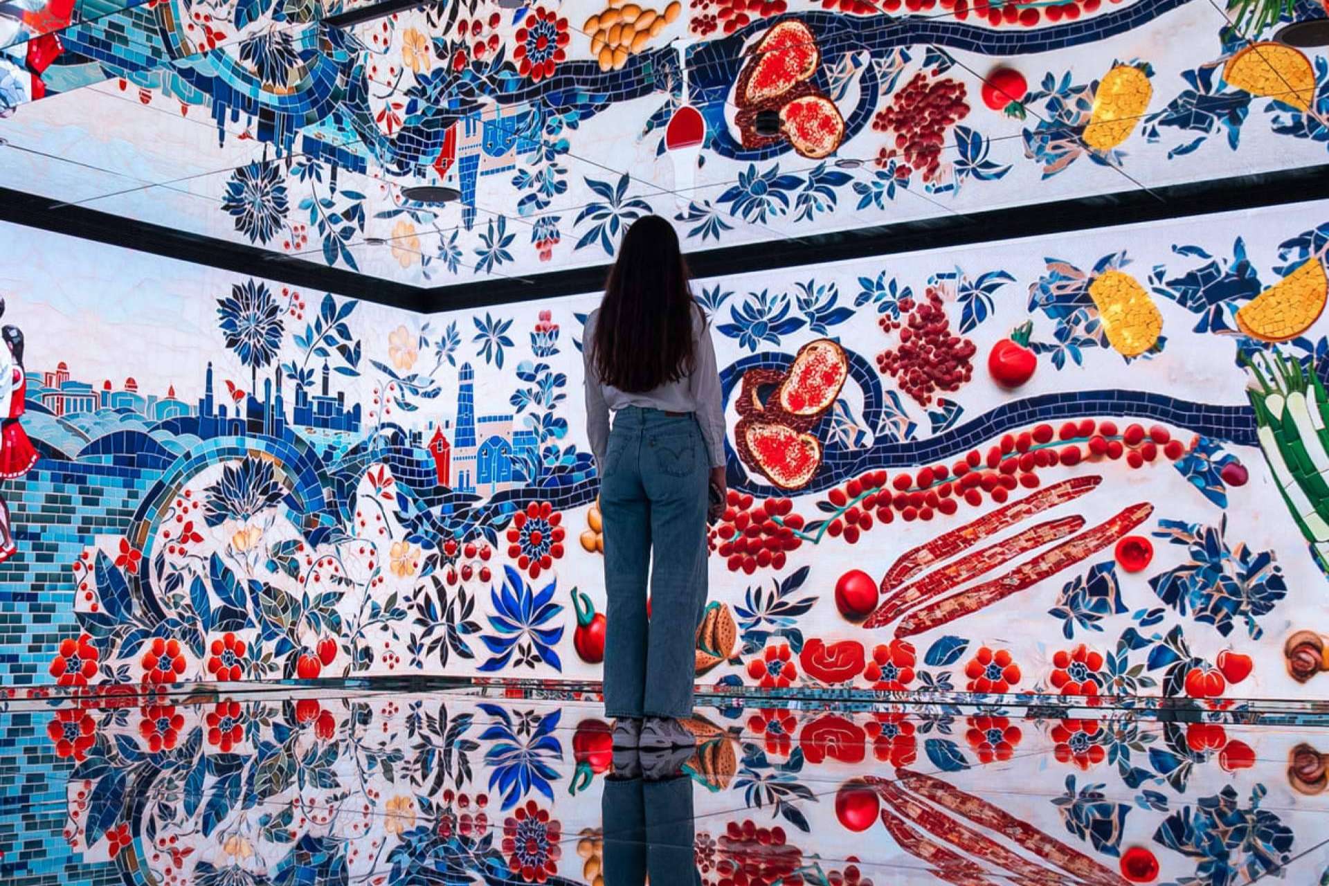 Descubrir una de las mejores experiencias inmersivas en Barcelona. White Rabbit; The Off-Museum