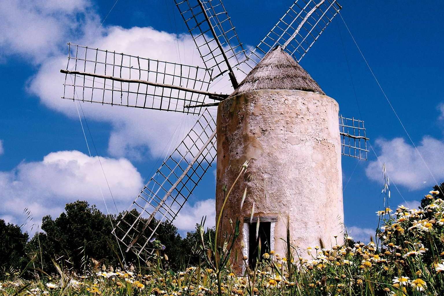 Del mar a la montaña; ocho destinos rurales para descubrir esta primavera