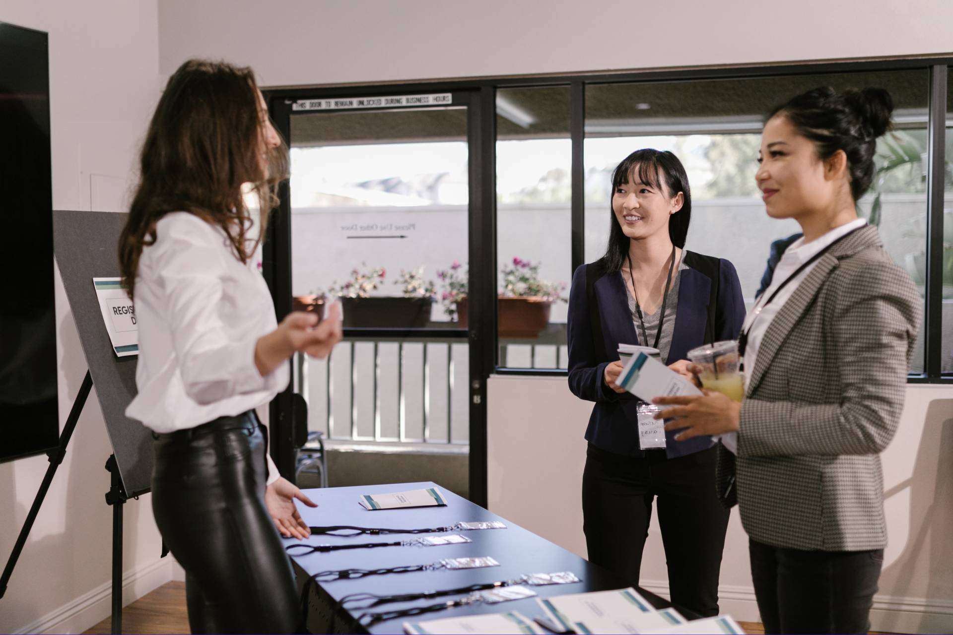 Soluciones para empresas y autónomos en ferias; networking eficiente con Knowee