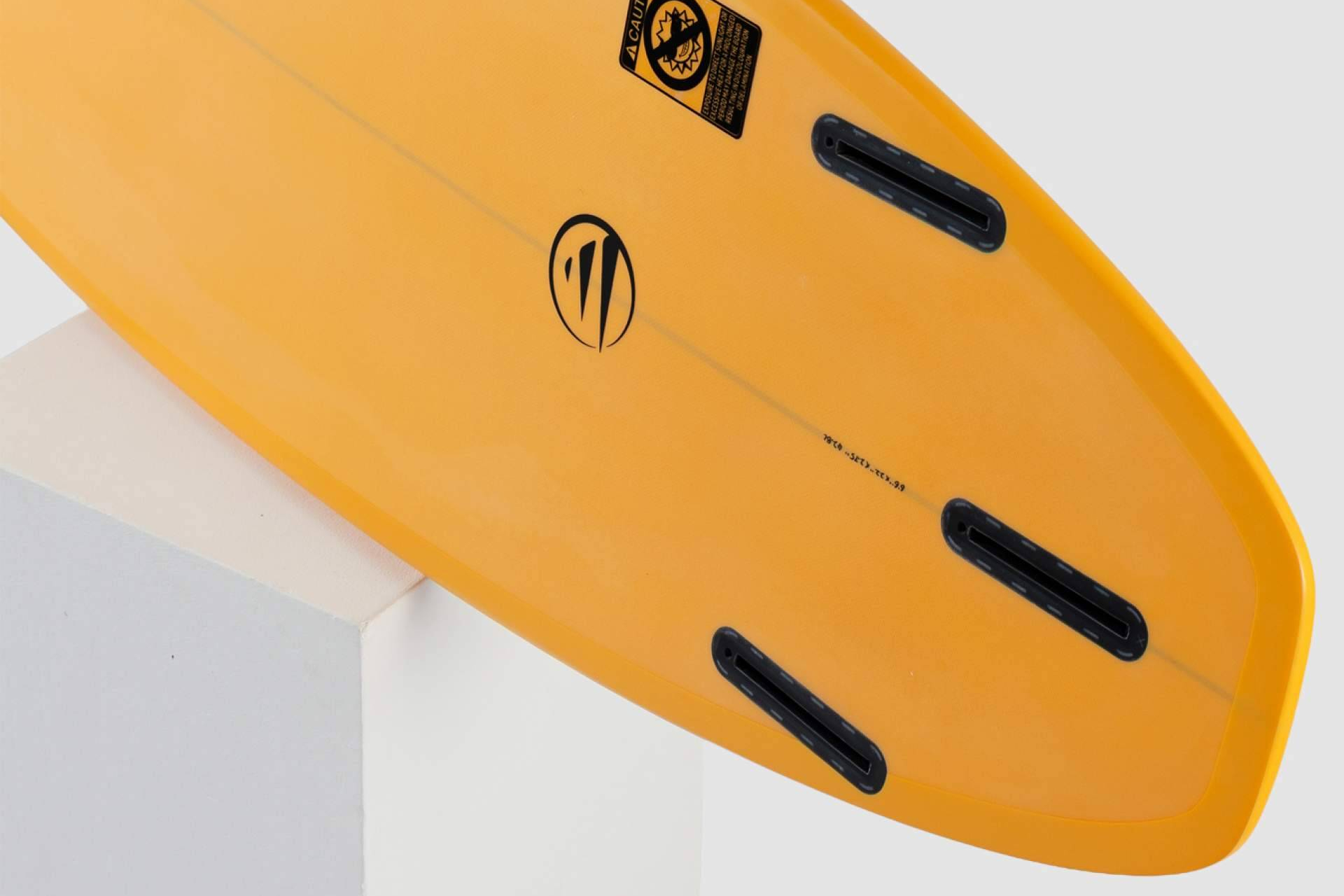 Nueva gama de tablas de surf de fibra en el catálogo de Fly