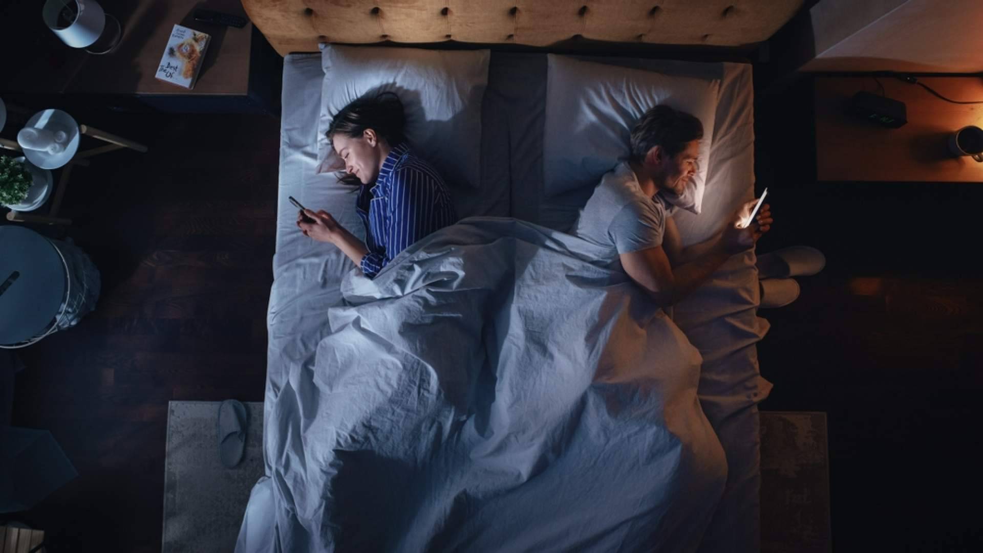 Proyección, control y celos digitales, las tensiones ocultas en las relaciones modernas
