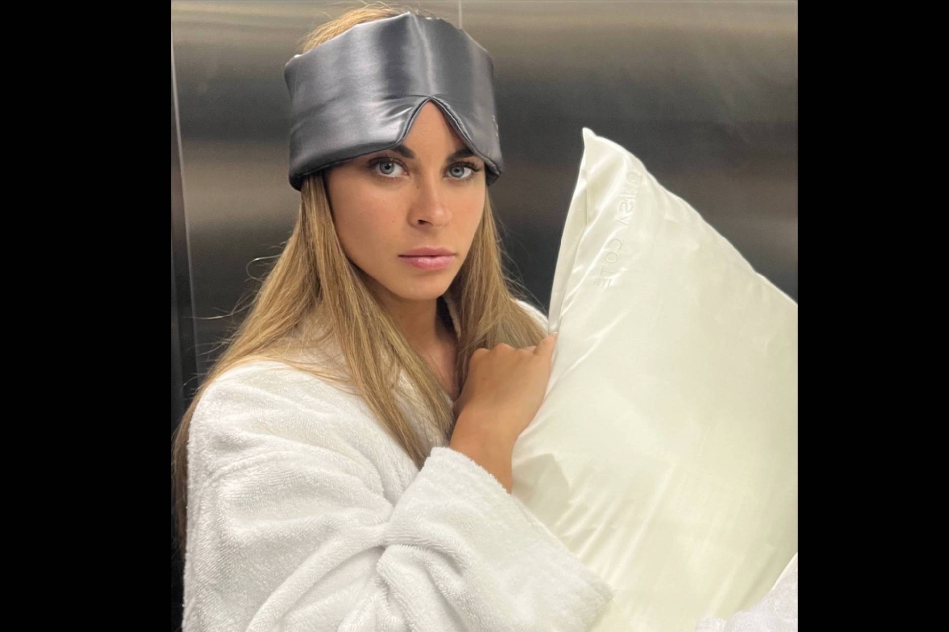 El lujo que se siente al dormir; regala belleza y descanso con seda para la piel y el cabello