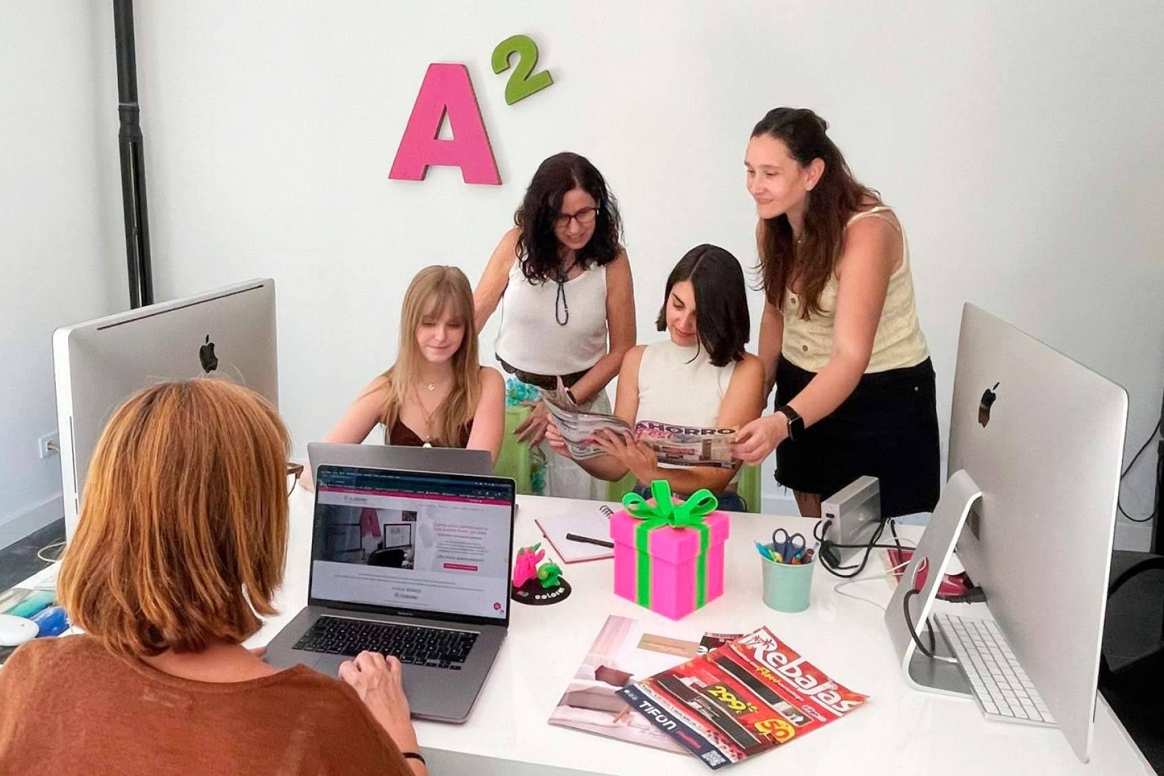 A2colores se consolida como estudio de diseño creativo en Madrid con soluciones integrales para pymes