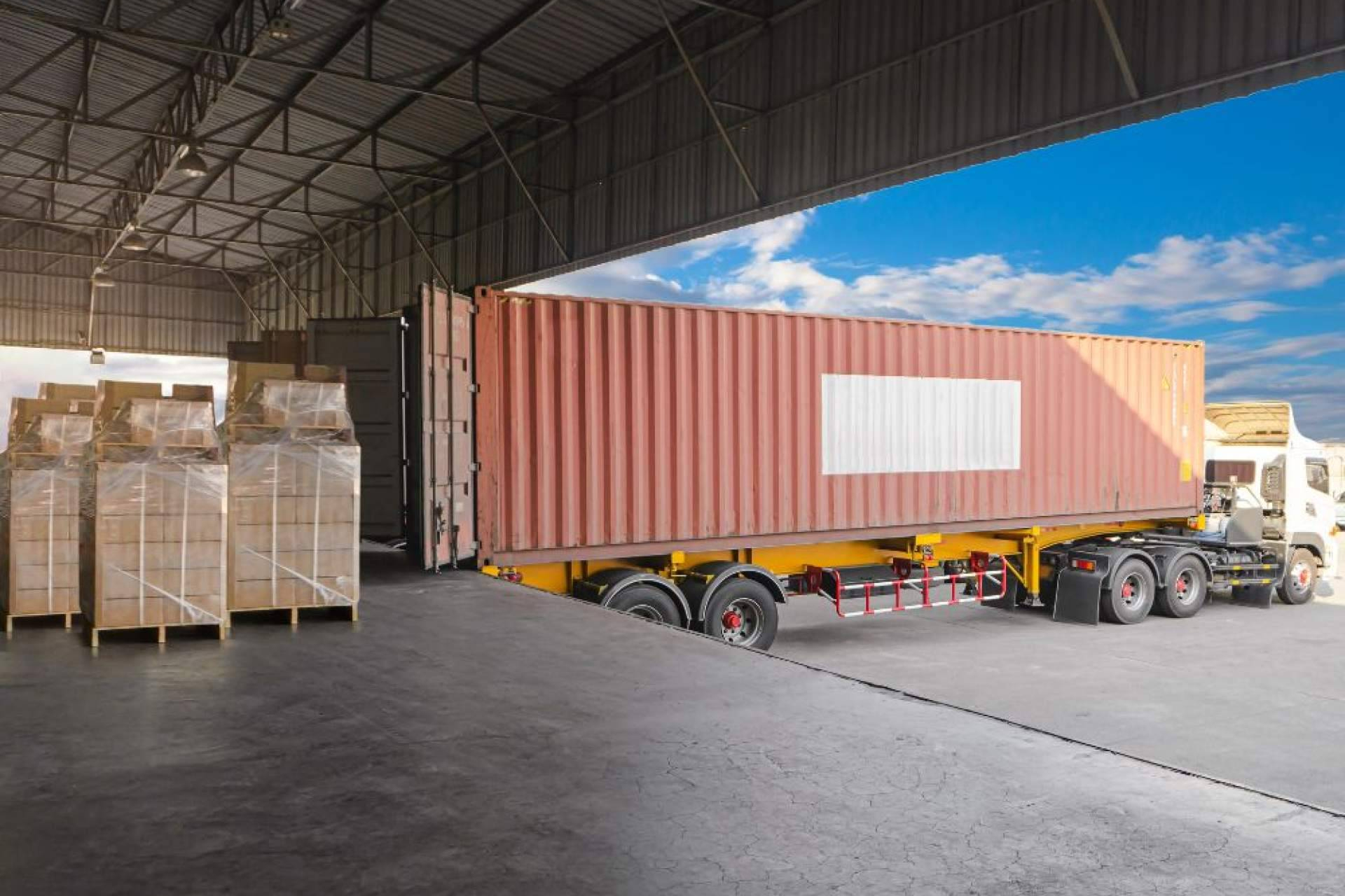 Sistemas de flejado en logística industrial; por qué contar con un proveedor especializado